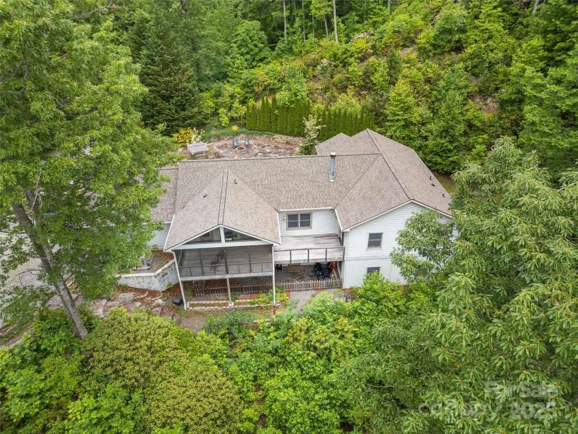 253 Sandy Lane, Brevard, NC 28712.  MLS# CAR4270797, YatesRealty ID 19675. 