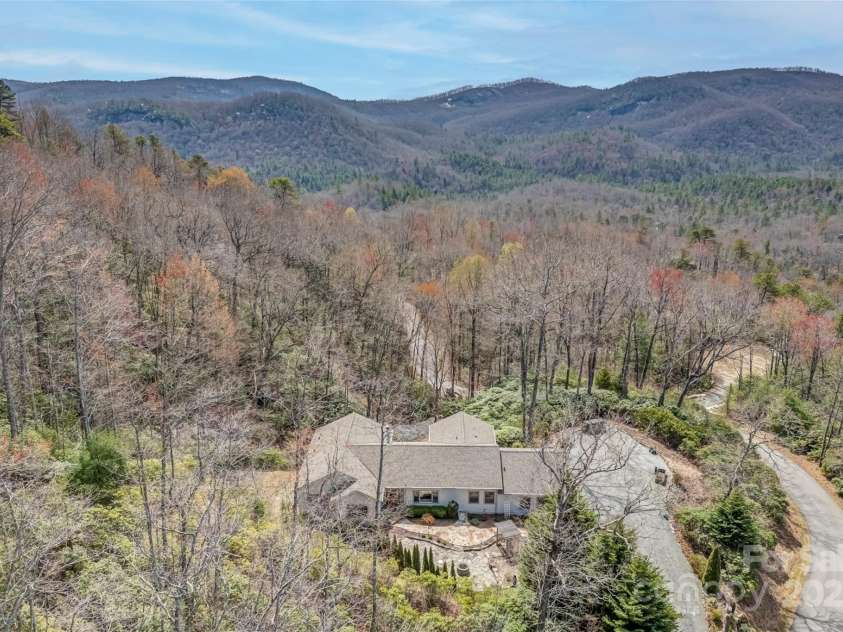 253 Sandy Lane, Brevard, NC 28712.  MLS# CAR4270797, YatesRealty ID 19675. 