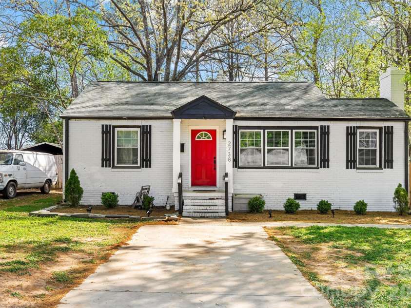 2738 Catalina Avenue, Charlotte, NC 28206.  MLS# CAR4368552, YatesRealty ID 19675. 