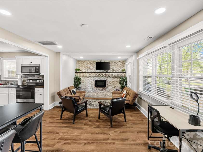 2738 Catalina Avenue, Charlotte, NC 28206.  MLS# CAR4368552, YatesRealty ID 19675. 