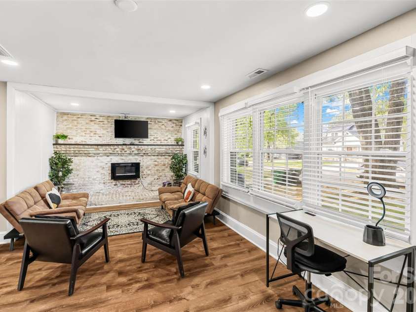 2738 Catalina Avenue, Charlotte, NC 28206.  MLS# CAR4368552, YatesRealty ID 19675. 
