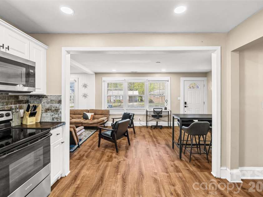 2738 Catalina Avenue, Charlotte, NC 28206.  MLS# CAR4368552, YatesRealty ID 19675. 