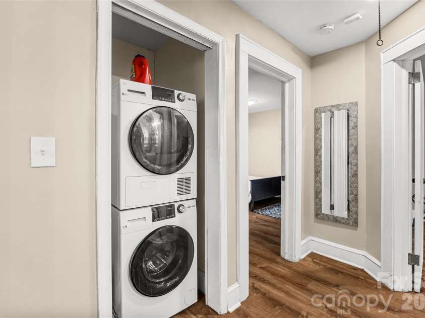 2738 Catalina Avenue, Charlotte, NC 28206.  MLS# CAR4368552, YatesRealty ID 19675. 