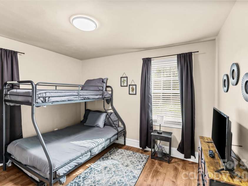 2738 Catalina Avenue, Charlotte, NC 28206.  MLS# CAR4368552, YatesRealty ID 19675. 