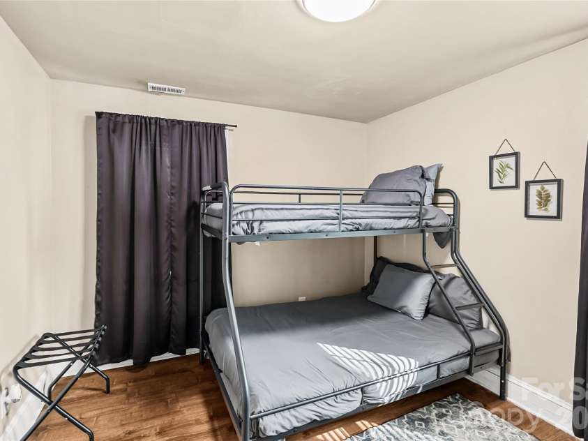2738 Catalina Avenue, Charlotte, NC 28206.  MLS# CAR4368552, YatesRealty ID 19675. 