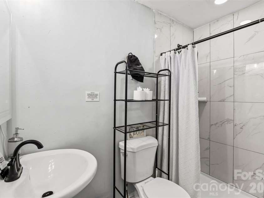 2738 Catalina Avenue, Charlotte, NC 28206.  MLS# CAR4368552, YatesRealty ID 19675. 
