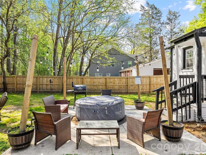2738 Catalina Avenue, Charlotte, NC 28206.  MLS# CAR4368552, YatesRealty ID 19675. 