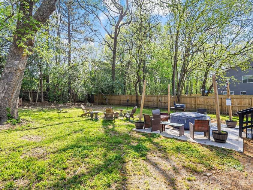 2738 Catalina Avenue, Charlotte, NC 28206.  MLS# CAR4368552, YatesRealty ID 19675. 