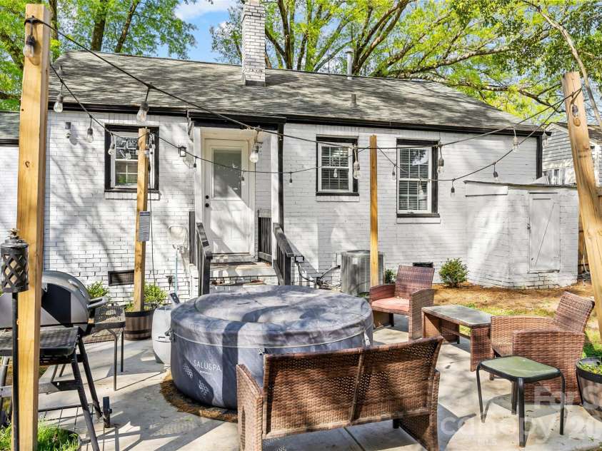 2738 Catalina Avenue, Charlotte, NC 28206.  MLS# CAR4368552, YatesRealty ID 19675. 