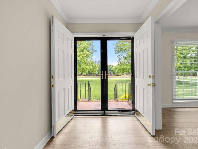 12117 Idlewild Road, Matthews, NC 28105.  MLS# CAR4255082, YatesRealty ID 19676. 