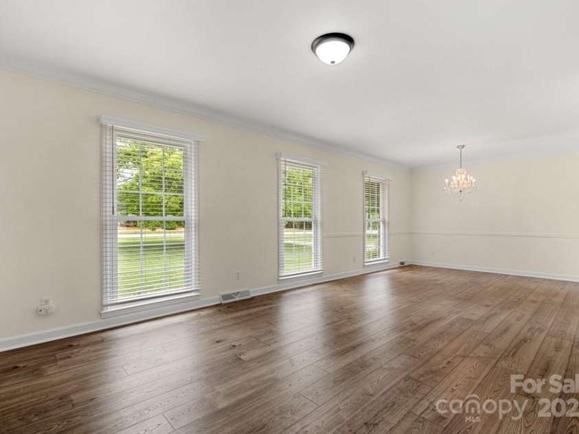 12117 Idlewild Road, Matthews, NC 28105.  MLS# CAR4255082, YatesRealty ID 19676. 
