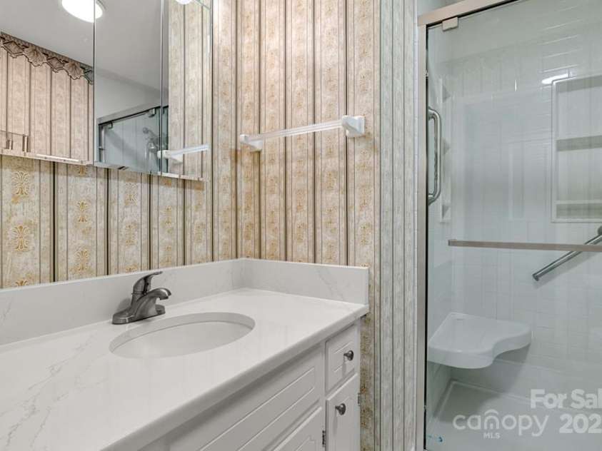 12117 Idlewild Road, Matthews, NC 28105.  MLS# CAR4255082, YatesRealty ID 19676. 