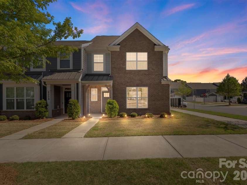 2004 Blewett Drive, Charlotte, NC 28269.  MLS# CAR4365998, YatesRealty ID 19676. 