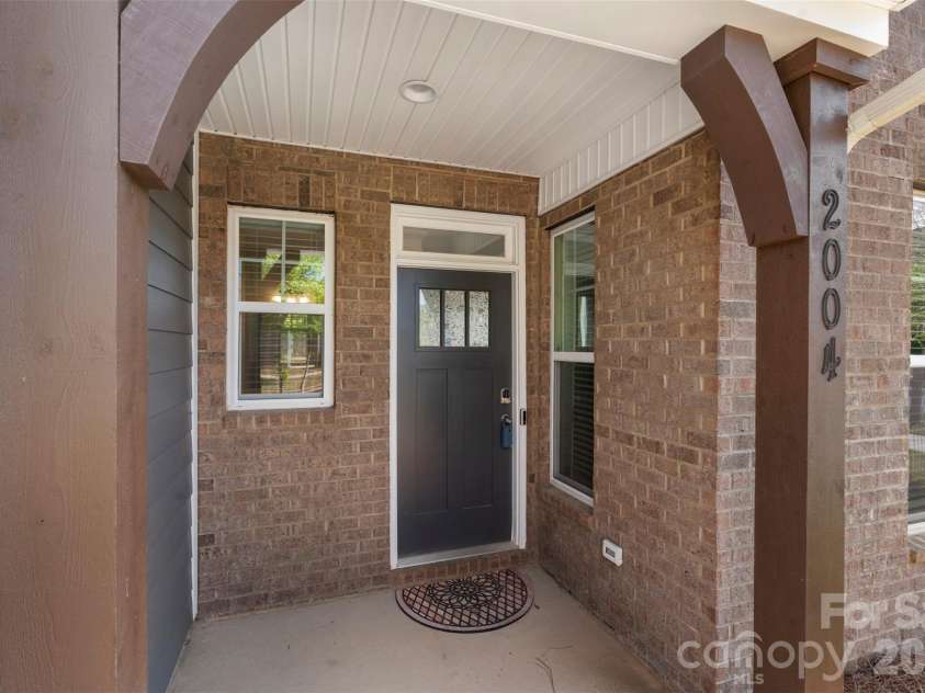2004 Blewett Drive, Charlotte, NC 28269.  MLS# CAR4365998, YatesRealty ID 19676. 