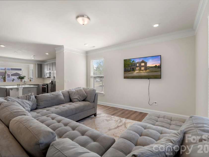 2004 Blewett Drive, Charlotte, NC 28269.  MLS# CAR4365998, YatesRealty ID 19676. 