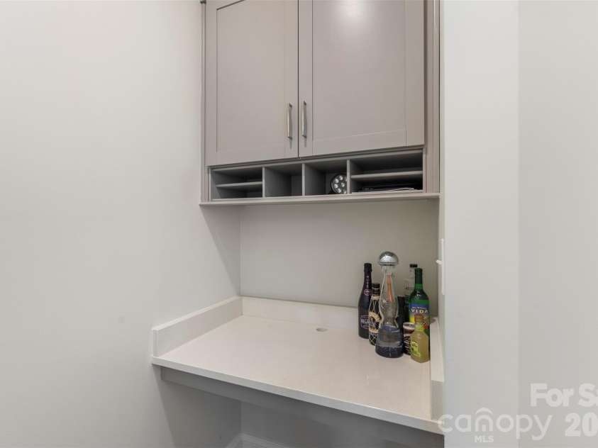 2004 Blewett Drive, Charlotte, NC 28269.  MLS# CAR4365998, YatesRealty ID 19676. 