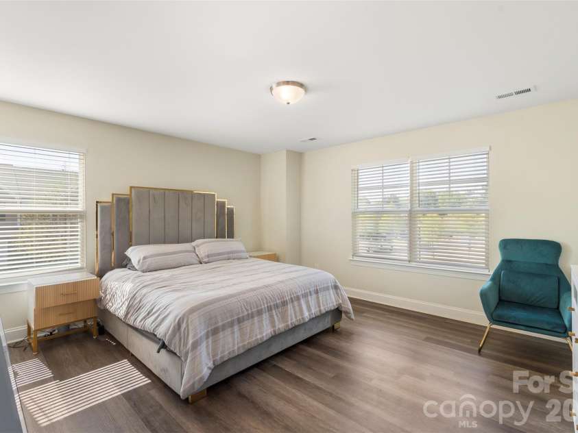 2004 Blewett Drive, Charlotte, NC 28269.  MLS# CAR4365998, YatesRealty ID 19676. 