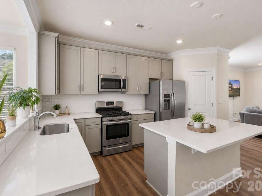 2004 Blewett Drive, Charlotte, NC 28269.  MLS# CAR4365998, YatesRealty ID 19676. 