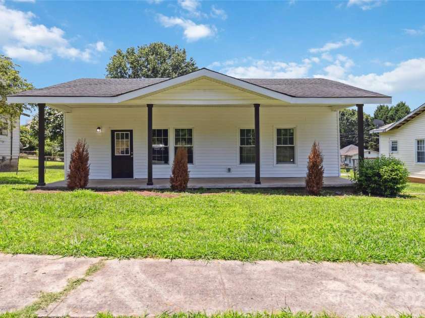 113 Woodside Avenue, Gastonia, NC 28054.  MLS# CAR4268881, YatesRealty ID 19678. 