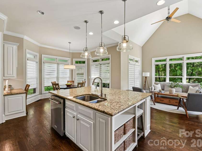 209 Glenmoor Drive, Waxhaw, NC 28173.  MLS# CAR4371212, YatesRealty ID 19678. 