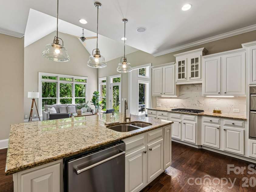 209 Glenmoor Drive, Waxhaw, NC 28173.  MLS# CAR4371212, YatesRealty ID 19678. 