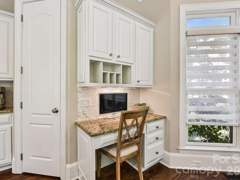 209 Glenmoor Drive, Waxhaw, NC 28173.  MLS# CAR4371212, YatesRealty ID 19678. 