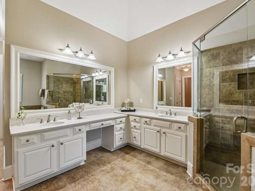 209 Glenmoor Drive, Waxhaw, NC 28173.  MLS# CAR4371212, YatesRealty ID 19678. 