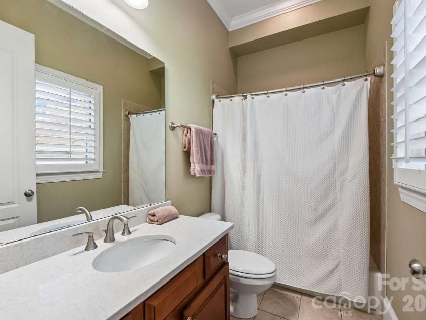 209 Glenmoor Drive, Waxhaw, NC 28173.  MLS# CAR4371212, YatesRealty ID 19678. 