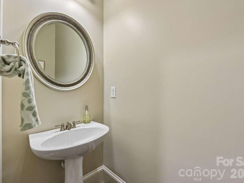209 Glenmoor Drive, Waxhaw, NC 28173.  MLS# CAR4371212, YatesRealty ID 19678. 