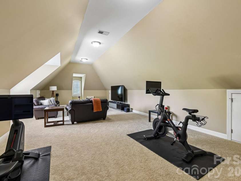 209 Glenmoor Drive, Waxhaw, NC 28173.  MLS# CAR4371212, YatesRealty ID 19678. 