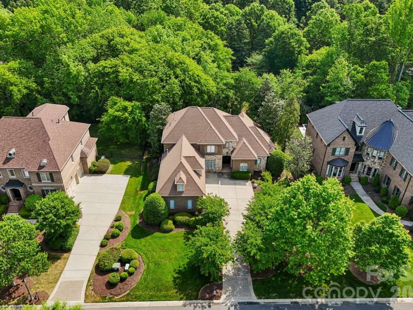 209 Glenmoor Drive, Waxhaw, NC 28173.  MLS# CAR4371212, YatesRealty ID 19678. 