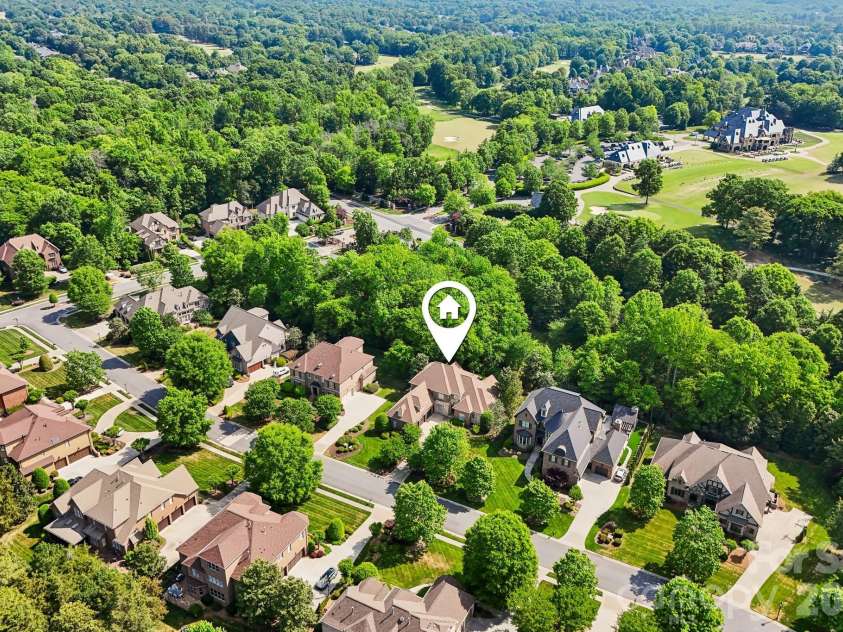 209 Glenmoor Drive, Waxhaw, NC 28173.  MLS# CAR4371212, YatesRealty ID 19678. 
