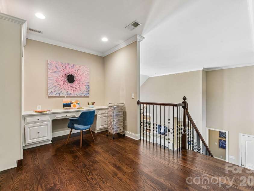 209 Glenmoor Drive, Waxhaw, NC 28173.  MLS# CAR4371212, YatesRealty ID 19678. Loft/study area