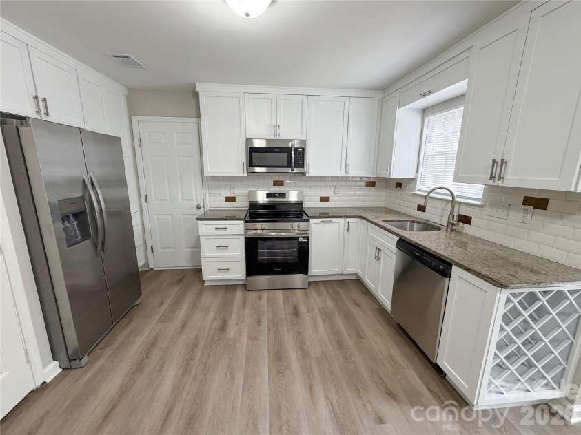 149 Red Tip Lane, Mooresville, NC 28117.  MLS# CAR4371821, YatesRealty ID 19679. 