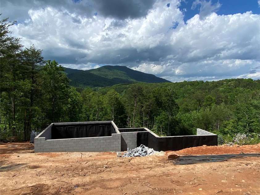 2 Jackson Ridge Lane, Mill Spring, NC 28756.  MLS# CAR4256408, YatesRealty ID 1968. 