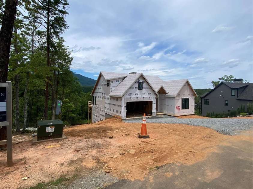 2 Jackson Ridge Lane, Mill Spring, NC 28756.  MLS# CAR4256408, YatesRealty ID 1968. June 2026
