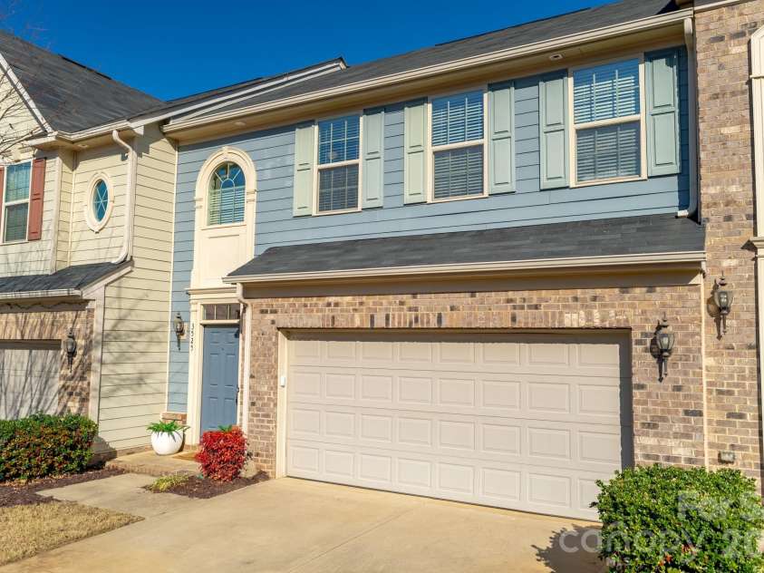 3525 Hornets Nest Way, Charlotte, NC 28208.  MLS# CAR4334370, YatesRealty ID 1968. 