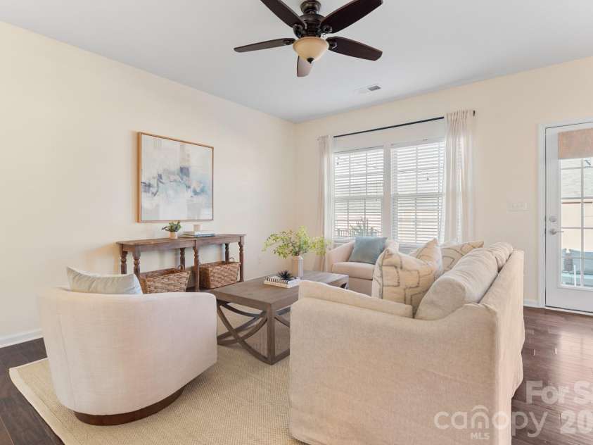 3525 Hornets Nest Way, Charlotte, NC 28208.  MLS# CAR4334370, YatesRealty ID 1968. 