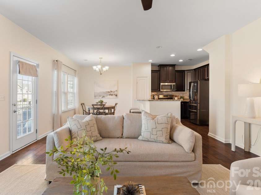 3525 Hornets Nest Way, Charlotte, NC 28208.  MLS# CAR4334370, YatesRealty ID 1968. 