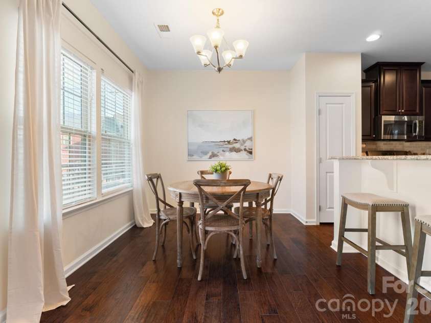 3525 Hornets Nest Way, Charlotte, NC 28208.  MLS# CAR4334370, YatesRealty ID 1968. 