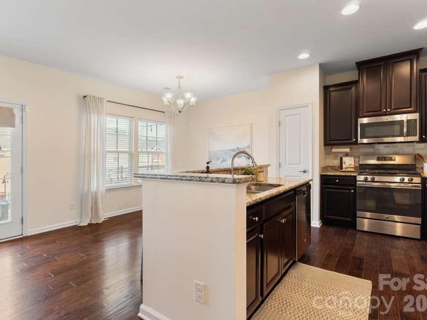 3525 Hornets Nest Way, Charlotte, NC 28208.  MLS# CAR4334370, YatesRealty ID 1968. 