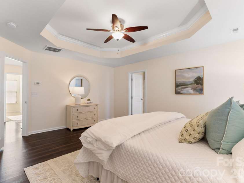 3525 Hornets Nest Way, Charlotte, NC 28208.  MLS# CAR4334370, YatesRealty ID 1968. 