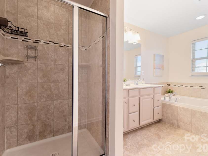 3525 Hornets Nest Way, Charlotte, NC 28208.  MLS# CAR4334370, YatesRealty ID 1968. 