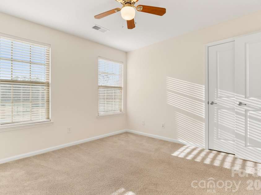 3525 Hornets Nest Way, Charlotte, NC 28208.  MLS# CAR4334370, YatesRealty ID 1968. 