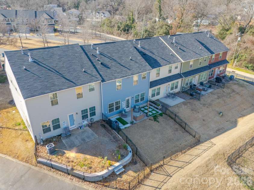 3525 Hornets Nest Way, Charlotte, NC 28208.  MLS# CAR4334370, YatesRealty ID 1968. 