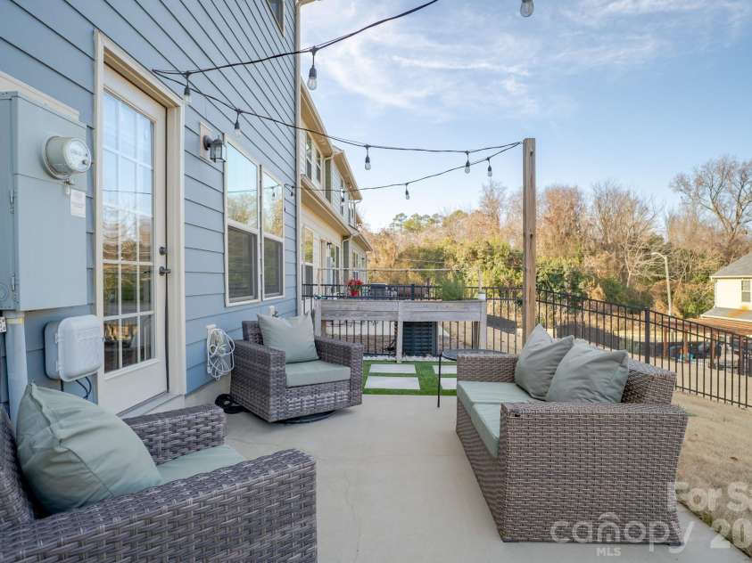 3525 Hornets Nest Way, Charlotte, NC 28208.  MLS# CAR4334370, YatesRealty ID 1968. Patio with built-in gas line and fenced yard