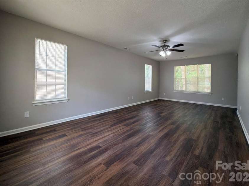 6017 Black Bear Court, Charlotte, NC 28214.  MLS# CAR4371851, YatesRealty ID 19680. 