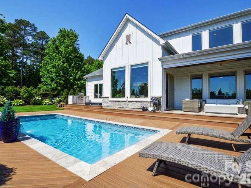13204 Terrace Court Drive, Charlotte, NC 28278.  MLS# CAR4346967, YatesRealty ID 19681. 