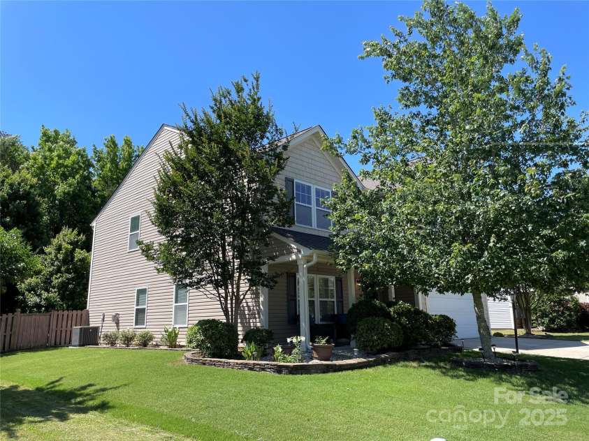 14413 Lake Crossing Drive, Charlotte, NC 28278.  MLS# CAR4263641, YatesRealty ID 19681. 