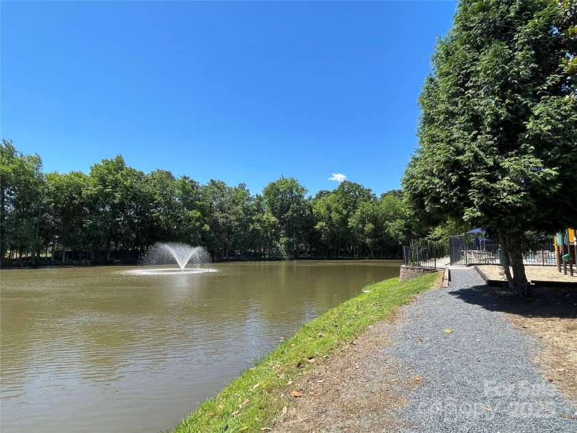 14413 Lake Crossing Drive, Charlotte, NC 28278.  MLS# CAR4263641, YatesRealty ID 19681. 